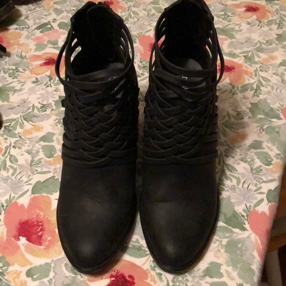 Black dress boots